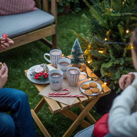 cozy outdoor siting on Christmas eve